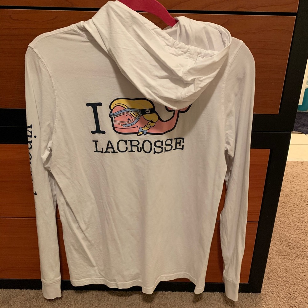White vineyard vine long sleeve hoodie